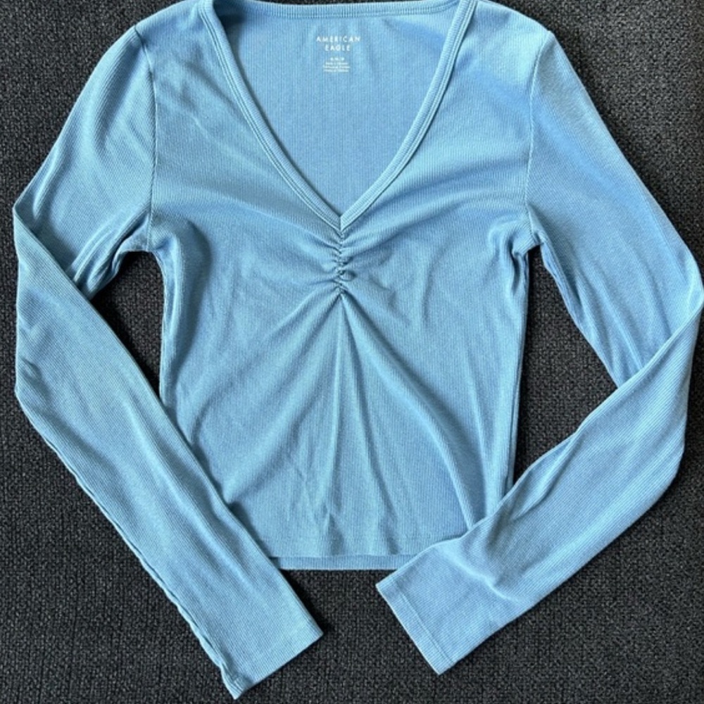 Women’s American Eagle Outfitters Blue V-Neck Long Sleeve Top